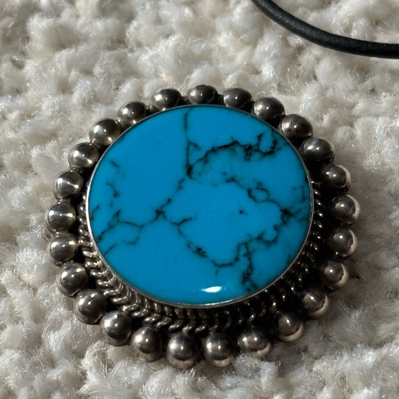 Vintage Collection of Turquoise and Sterling Silver Jewelry - Picture 8 of 10
